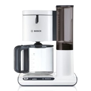 تصویر قهوه‌ساز بوش مدل TKA8011 با طراحی سفید و قوری شیشه‌ای مدرج.
