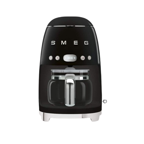 نمای روبرو از قهوه‌ساز مشکی smeg