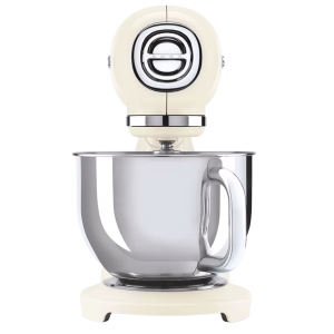 همزن کرم اسمگ در حال هم زدن خمیر کیکsmf 03